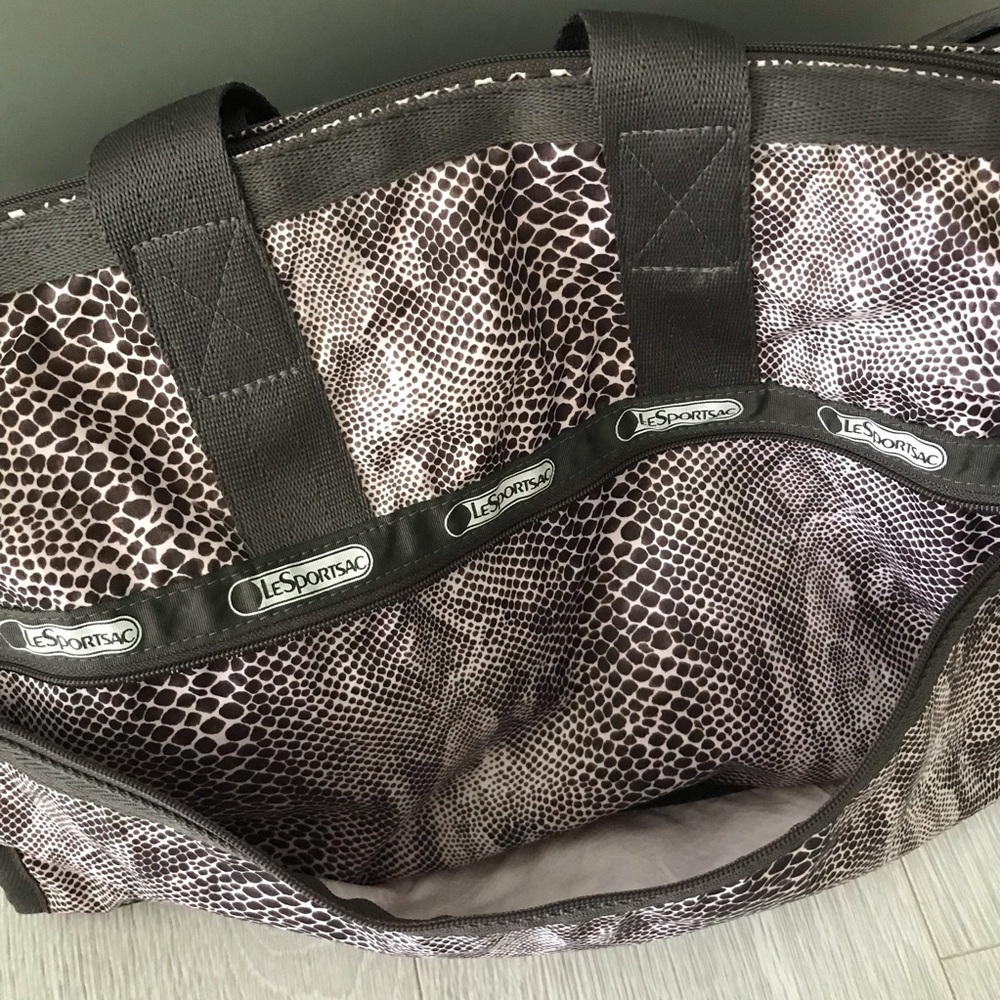 RARE LeSportSac Boston Bag Medium Weekender - Picture 8 of 12
